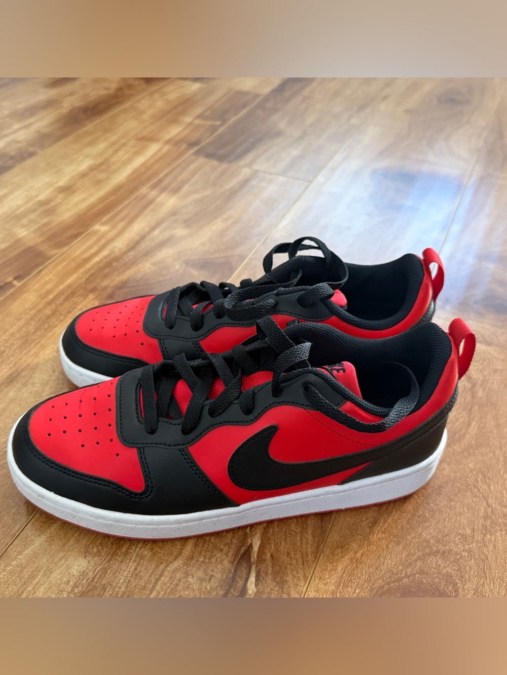Men's Red and Black Low-Top Sneakers - Athletic Casual Shoes